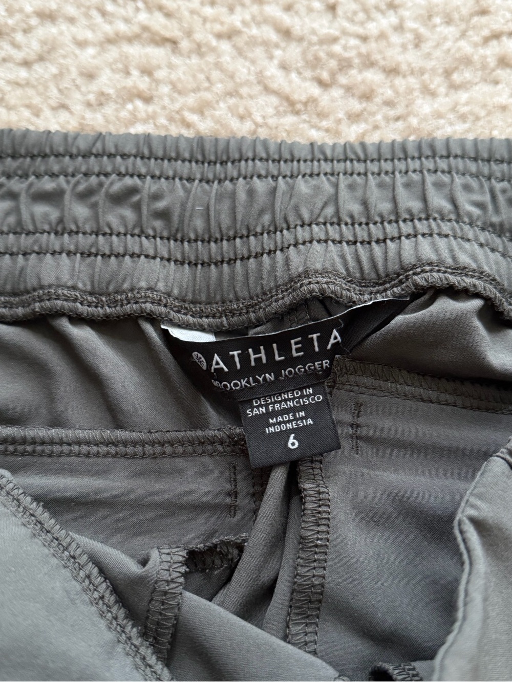 Athleta Brooklyn Jogger Pants Olive Gray Travel Athleisure Size 6 - Picture 2 of 6